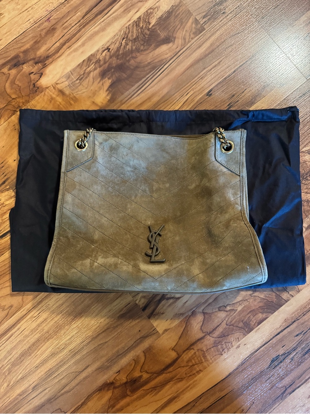Saint Laurent Niki Medium Shopping Tote